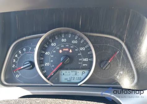 2014 Toyota Rav4 Xle z USA, uszkodzony, nr VIN JTMWFREV3EJ002084